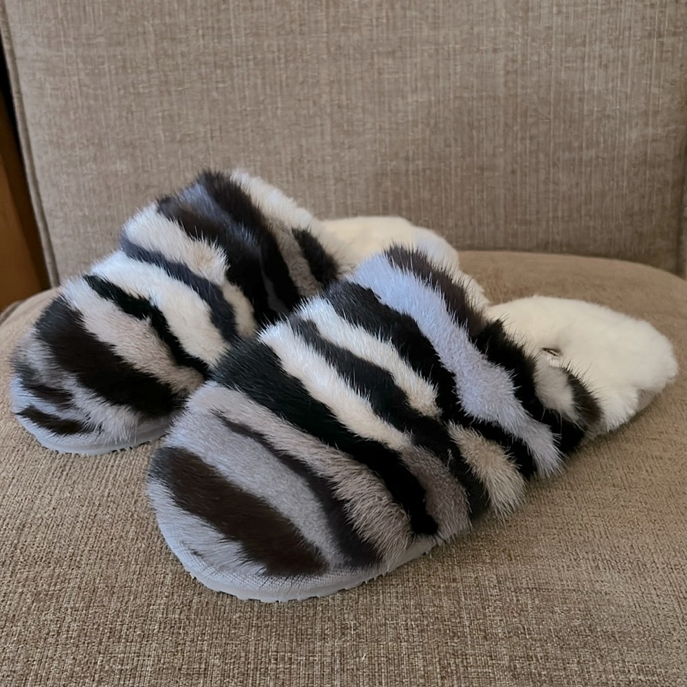 MOU Minky Fur Striped Slippers NWOT